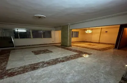 Apartment - 2 Bedrooms - 1 Bathroom for rent in Salah Salem St. - Roxy - Heliopolis - Masr El Gedida - Cairo