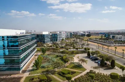 مساحات مكتبية - استوديو - 6 حمامات للايجار في القرية الذكية - طريق مصر اسكندرية الصحراوي - مدينة 6 أكتوبر - الجيزة