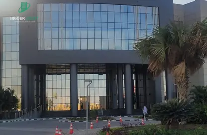 Office Space - Studio - 2 Bathrooms for rent in Street70 - District 2 - The 5th Settlement - New Cairo City - Cairo