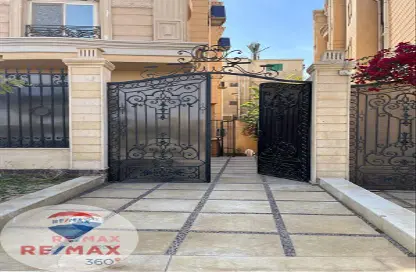 Apartment - 3 Bedrooms - 4 Bathrooms for sale in Area A - Ganoob El Acadimia - New Cairo City - Cairo