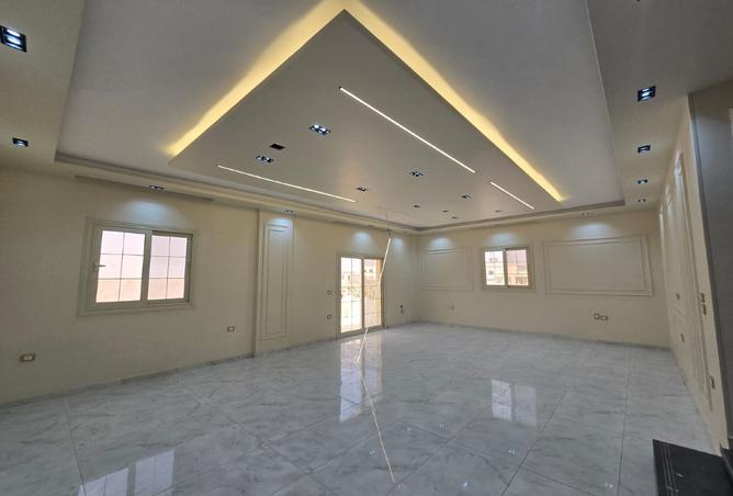 8218607 - Property Image 2