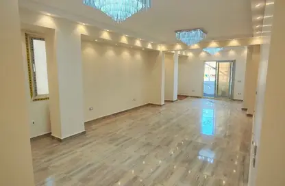 شقة - 3 غرف نوم - 3 حمامات للبيع في شارع 17 - الحي الثالث - التجمع الخامس - مدينة القاهرة الجديدة - القاهرة