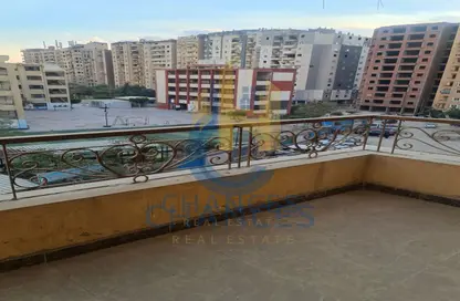 Apartment - 3 Bedrooms - 3 Bathrooms for sale in 50th Street - Zahraa El Maadi - Hay El Maadi - Cairo