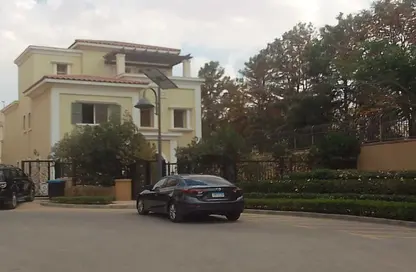 Villa - 5 Bedrooms - 4 Bathrooms for sale in Mivida - 5th Settlement Compounds - The 5th Settlement - New Cairo City - Cairo