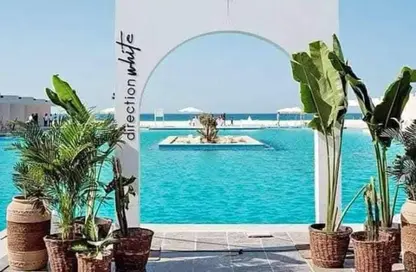 شاليه - 2 غرف نوم - 2 حمامات للبيع في دايركشن وايت - راس الحكمة - الساحل الشمالي