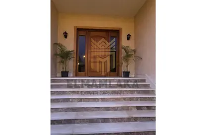 Villa - 6 Bedrooms - 4 Bathrooms for sale in Al Bostan St. - 9th District - Sheikh Zayed City - Giza