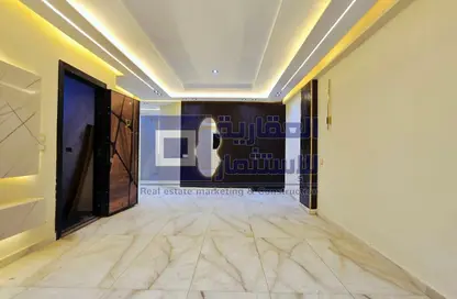 شقة - 3 غرف نوم - 2 حمامات للبيع في الحي الخامس - مدينة 6 أكتوبر - الجيزة