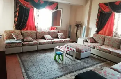 شقة - 3 غرف نوم - 3 حمامات للبيع في الحي الاول شرق - مدينة الشروق - القاهرة