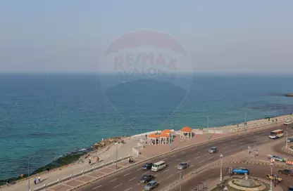 Apartment - 3 Bedrooms - 3 Bathrooms for sale in Mohamed Shafik Ghorbal St. - Camp Chezar - Hay Wasat - Alexandria