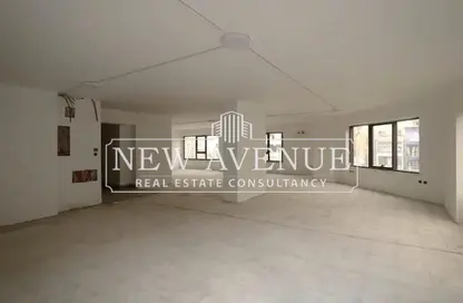 Office Space - Studio - 3 Bathrooms for rent in Gesr Al Suez St. - El Hegaz Square - El Nozha - Cairo