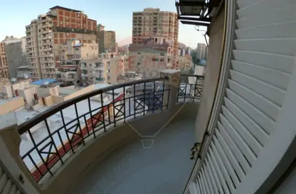 شقة - 3 غرف نوم - 2 حمامات للبيع في لوران - حي شرق - الاسكندرية