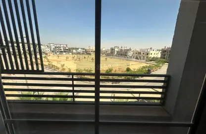 شقة - 3 غرف نوم - 3 حمامات للايجار في غرب الجولف - كمبوندات القطامية - القطامية - مدينة القاهرة الجديدة - القاهرة