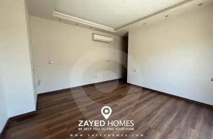 شقة - 2 غرف نوم - 2 حمامات للايجار في ذا كورت ياردز - كمبوندات الشيخ زايد - الشيخ زايد - الجيزة
