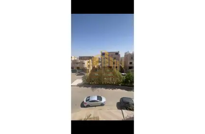شقة - 3 غرف نوم - 2 حمامات للبيع في طريق بلبيس - خط 10 - الحي الثالث - مدينة العبور - القليوبية