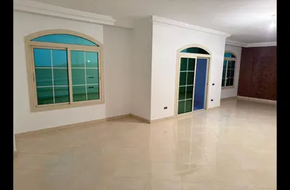 شقة - 3 غرف نوم - 3 حمامات للايجار في المستثمرين الجنوبية - مدينة القاهرة الجديدة - القاهرة