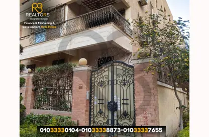 Villa - 7+ Bedrooms - 5 Bathrooms for sale in Central Axis - 5th District - 6 October City - Giza