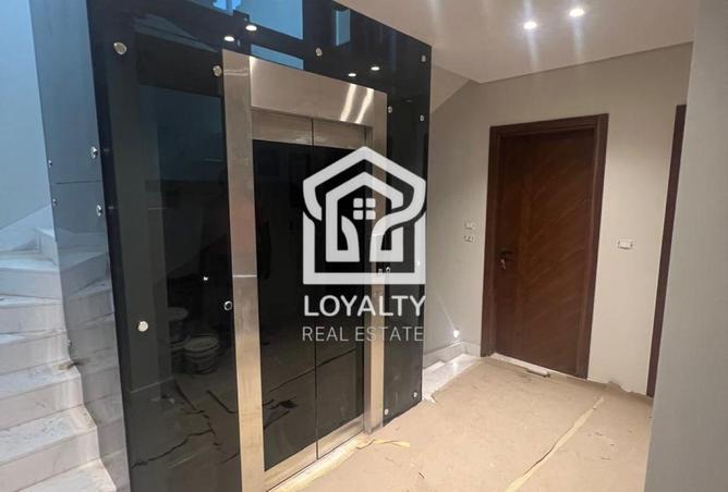 8036667 - Property Image 2