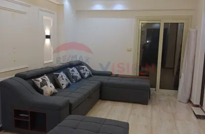 شقة - 3 غرف نوم - 1 حمام للايجار في شارع لافيزون - بولكلي - حي شرق - الاسكندرية