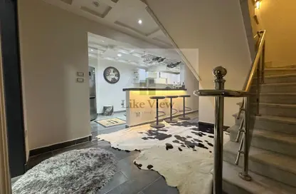 فيلا - 6 غرف نوم - 4 حمامات للبيع في بيراميدز ووك - وصلة دهشور الجنوبية - مدينة 6 أكتوبر - الجيزة
