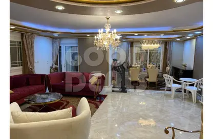 شقة - 4 غرف نوم - 2 حمامات للبيع في شارع عبد العزيز فهمي - ميدان هليوبوليس - النزهة - القاهرة