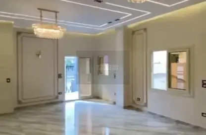 Apartment - 3 Bedrooms - 3 Bathrooms for sale in Doctor Yassin Abdel Ghaffar St. - Area C - Ganoob El Acadimia - New Cairo City - Cairo