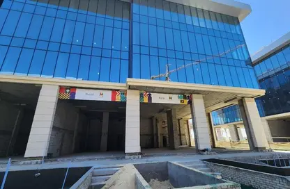 محل تجاري - استوديو - 1 حمام للبيع في جولدن جيت - شارع التسعين الجنوبي - التجمع الخامس - مدينة القاهرة الجديدة - القاهرة