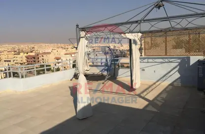 سطح - غرفة نوم للبيع في المستثمر الصغير - الحي العاشر - الشيخ زايد - الجيزة