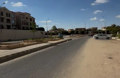 شقة - 3 غرف نوم - 2 حمامات للبيع في شارع 10 - المجاورة الاولي - الحي السابع - مدينة الشروق - القاهرة