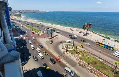 شقة - 3 غرف نوم - 2 حمامات للبيع في طريق الجيش - كامب شيزار - حي وسط - الاسكندرية