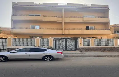 شقة - 3 غرف نوم - 3 حمامات للبيع في المجاورة ب - الحي الثاني غرب - مدينة الشروق - القاهرة