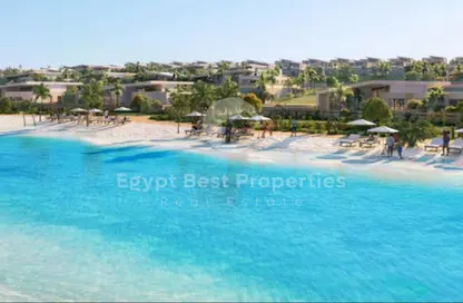 Villa - 4 Bedrooms - 5 Bathrooms for sale in Ramla Lakeside - Qesm Ad Dabaah - North Coast