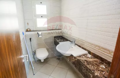 شقة - 6 غرف نوم - 6 حمامات للبيع في سموحة - حي شرق - الاسكندرية