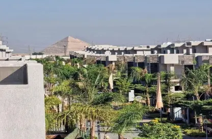 Villa - 4 Bedrooms - 5 Bathrooms for sale in Sun Capital - Fayoum Desert road - 6 October City - Giza