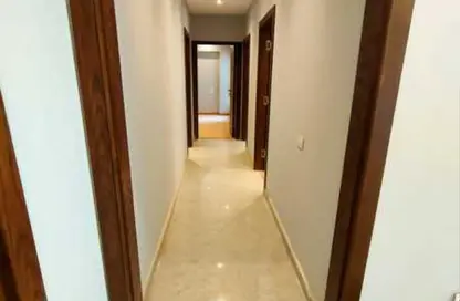 شقة - 3 غرف نوم - 3 حمامات للبيع في طريق اب تاون كايرو - الاباجية - حي الخليفة - القاهرة