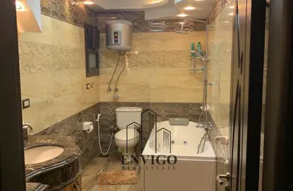 Apartment - 2 Bedrooms - 1 Bathroom for sale in Abd Al Aziz Essa St. - 10th Zone - Nasr City - Cairo