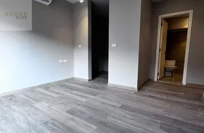 Apartment - 3 Bedrooms - 3 Bathrooms for rent in Village West - Sheikh Zayed Compounds - Sheikh Zayed City - Giza