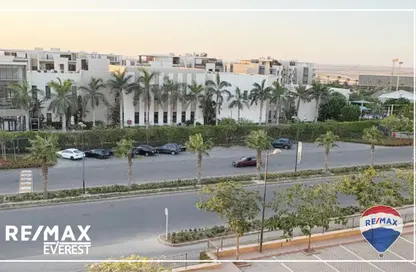 شقة - 3 غرف نوم - 2 حمامات للايجار في ذا كورت ياردز - كمبوندات الشيخ زايد - الشيخ زايد - الجيزة