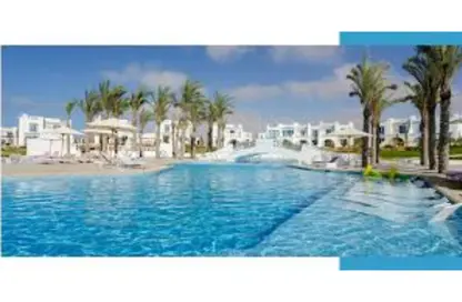Chalet - 2 Bedrooms - 2 Bathrooms for sale in Mountain View - Ras Al Hekma - North Coast