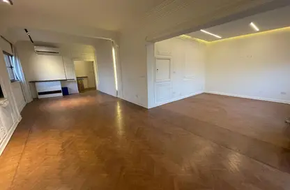 Apartment - 2 Bedrooms - 2 Bathrooms for rent in Zamalek - Cairo