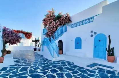 Chalet - 2 Bedrooms - 2 Bathrooms for sale in Mountain View - Ras Al Hekma - North Coast