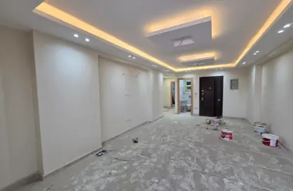 Office Space - Studio - 2 Bathrooms for rent in Zahraa El Maadi - Hay El Maadi - Cairo