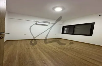 Apartment - 4 Bedrooms - 3 Bathrooms for sale in Moon Residences - Fifth Square - The 5th Settlement - New Cairo City - Cairo