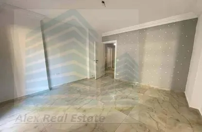 Apartment - 3 Bedrooms - 2 Bathrooms for rent in Mohamed Fawzy Moaz St. - Smouha - Hay Sharq - Alexandria
