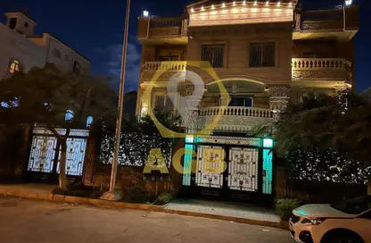 Villa - 7+ Bedrooms - 7+ Bathrooms for sale in Sheikh Zayed City - Giza