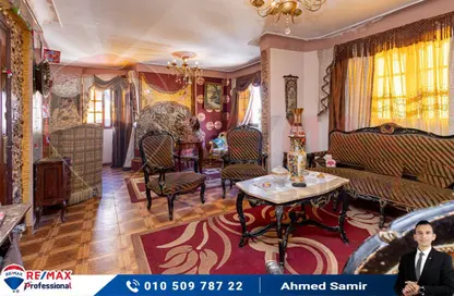 Apartment - 2 Bedrooms - 2 Bathrooms for sale in Abo Qir St. - Glim - Hay Sharq - Alexandria