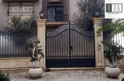Villa - 5 Bedrooms - 4 Bathrooms for sale in Royal City - Sheikh Zayed Compounds - Sheikh Zayed City - Giza