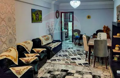شقة - 3 غرف نوم - 3 حمامات للبيع في شارع الطفولة السعيدة - سيدي بشر - حي اول المنتزة - الاسكندرية