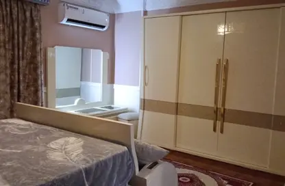 Apartment - 3 Bedrooms - 4 Bathrooms for rent in Moez Al Dawla St. - 6th Zone - Nasr City - Cairo