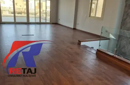 دوبلكس - 3 غرف نوم - 4 حمامات للايجار في شارع دكتور ياسين عبد الغفار - المنطقة ج - حى جنوب الاكايمية - مدينة القاهرة الجديدة - القاهرة