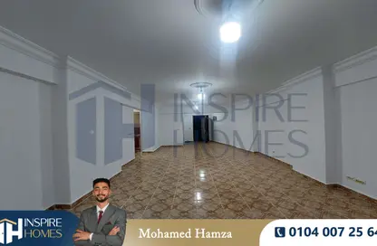 Apartment - 3 Bedrooms - 1 Bathroom for sale in Smouha - Hay Sharq - Alexandria